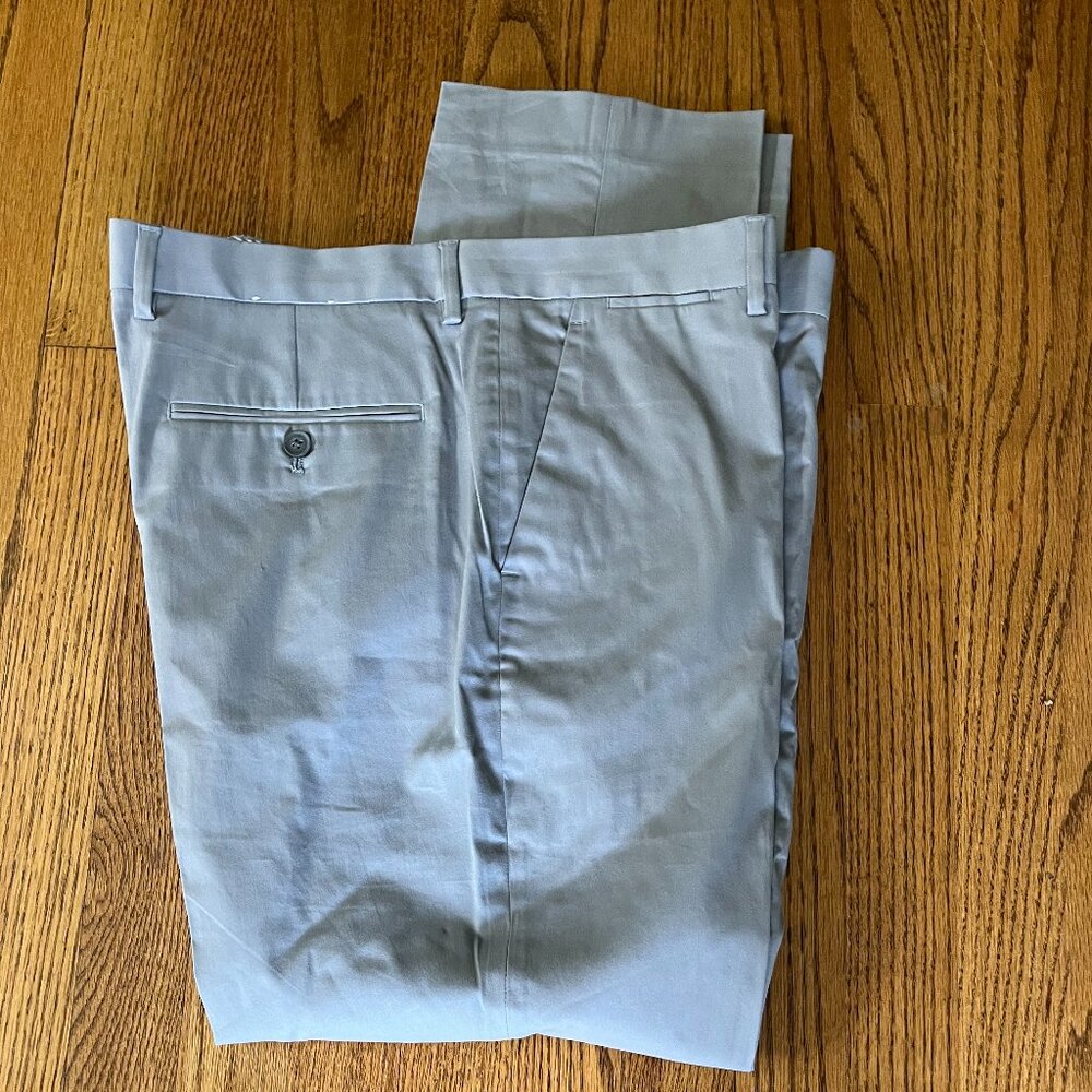 Mens Express Lightweight Pants - Light Gray - size 34x30 - NEVER WORN